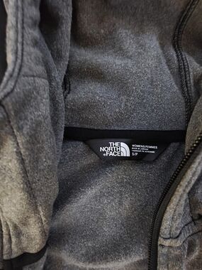 The North Face Women's Charcoal Fleece Zip Jacket